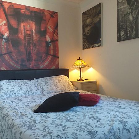 Lovely Double Bedroom In Rotherhithe Londra Dış mekan fotoğraf
